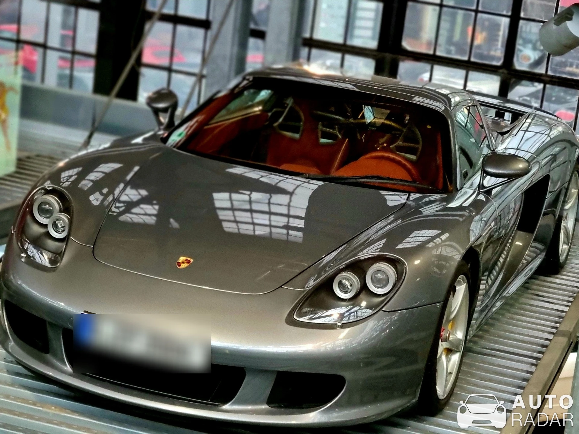 Porsche Carrera GT spotted in Düsseldorf, Germany