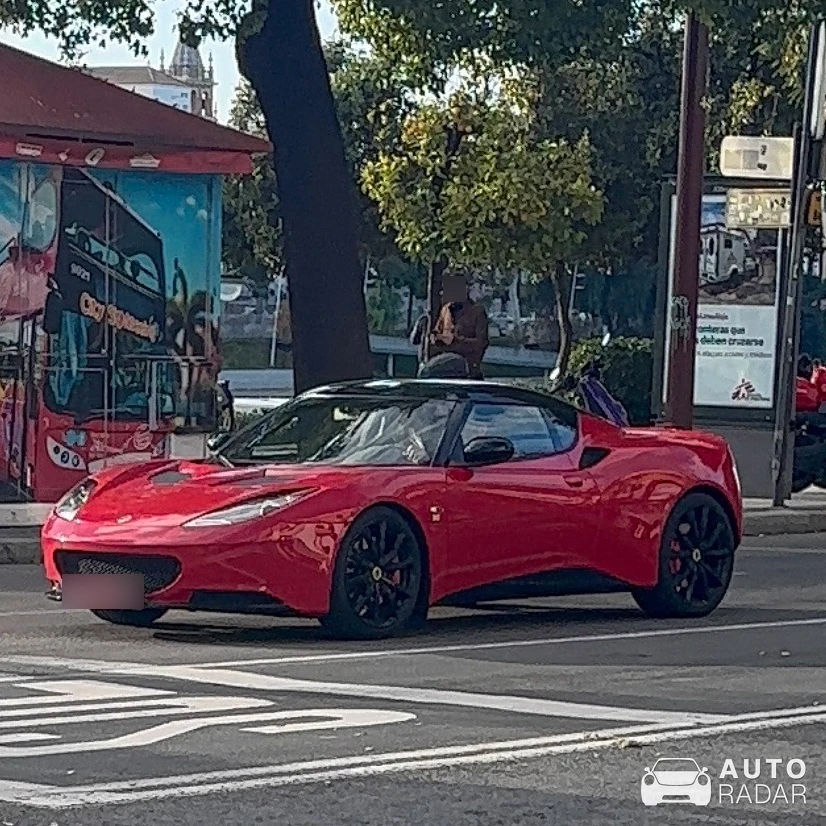 Lotus Evora 400 spotted in Sevilla