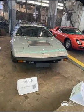 Lamborghini Urraco P200 spotted in Croydon