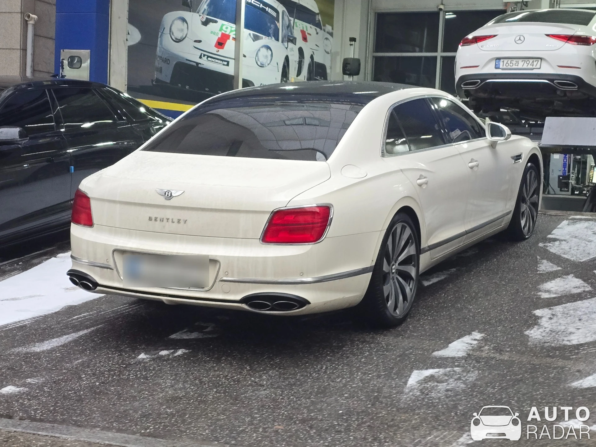 Bentley Flying Spur Hybrid spotted in 서울특별시, 대한민국