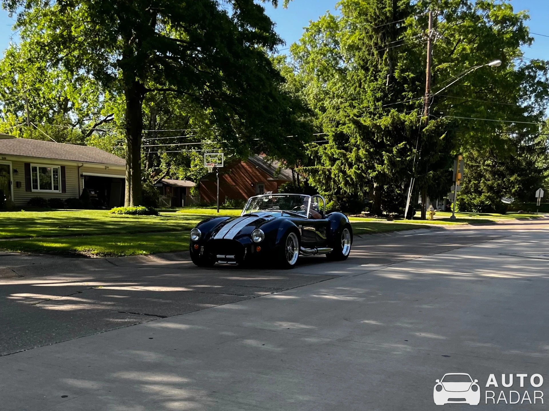 Shelby Cobra 427 spotted in Avon Lake, United States
