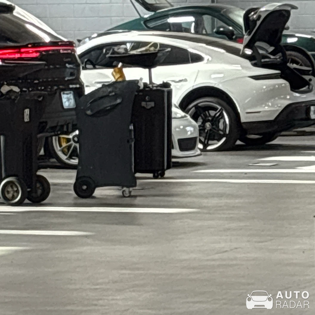 Porsche 911 R spotted in Doraville