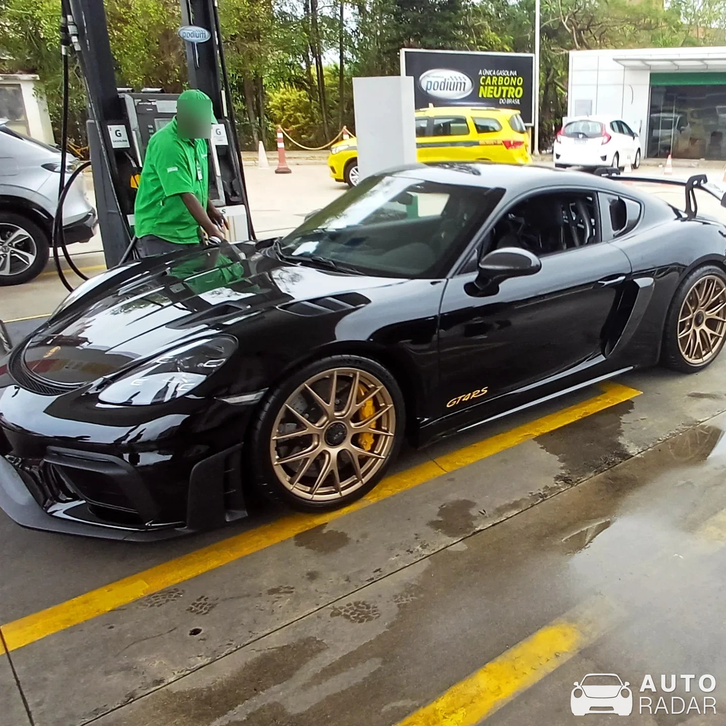 Porsche 718 Cayman GT4 RS spotted in Barra da Tijuca, Brasil