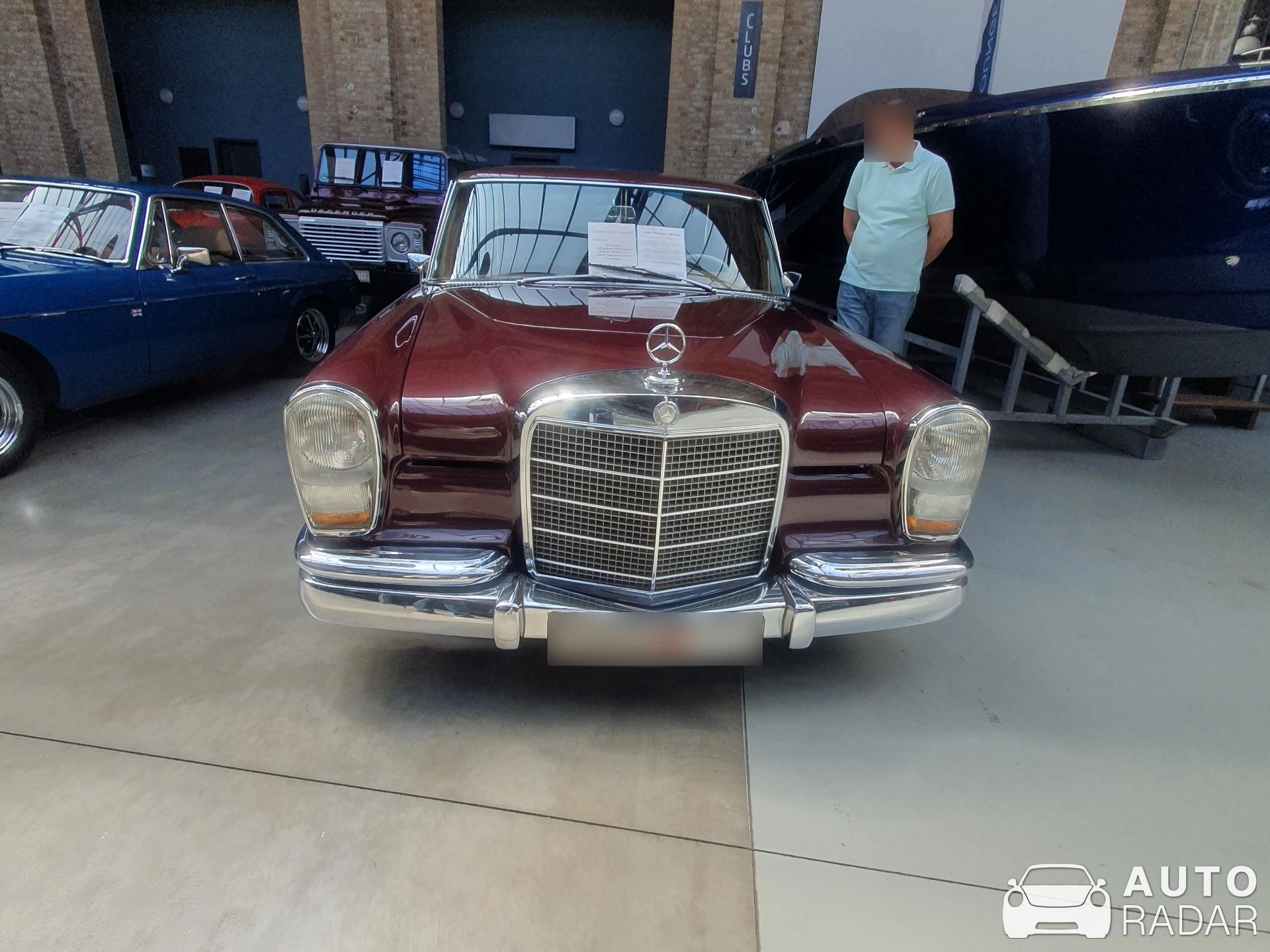 Mercedes-Benz 220 SE spotted in Berlin
