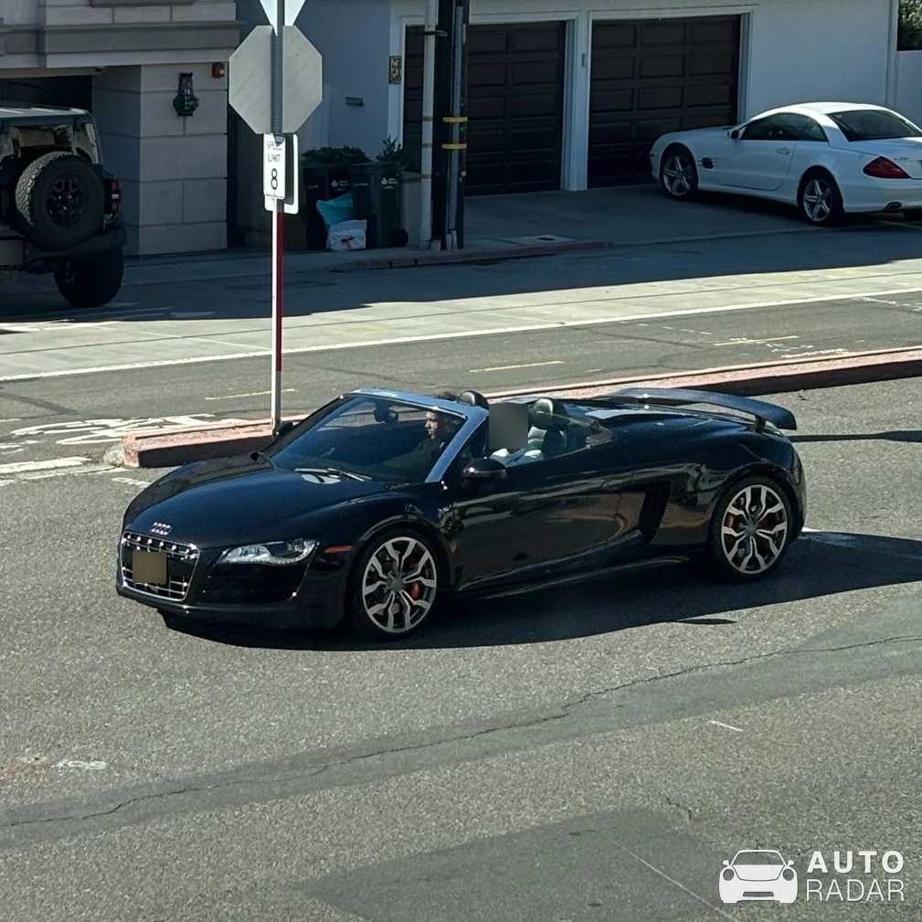 Audi R8 V8 Spyder spotted in Hermosa Beach, United States