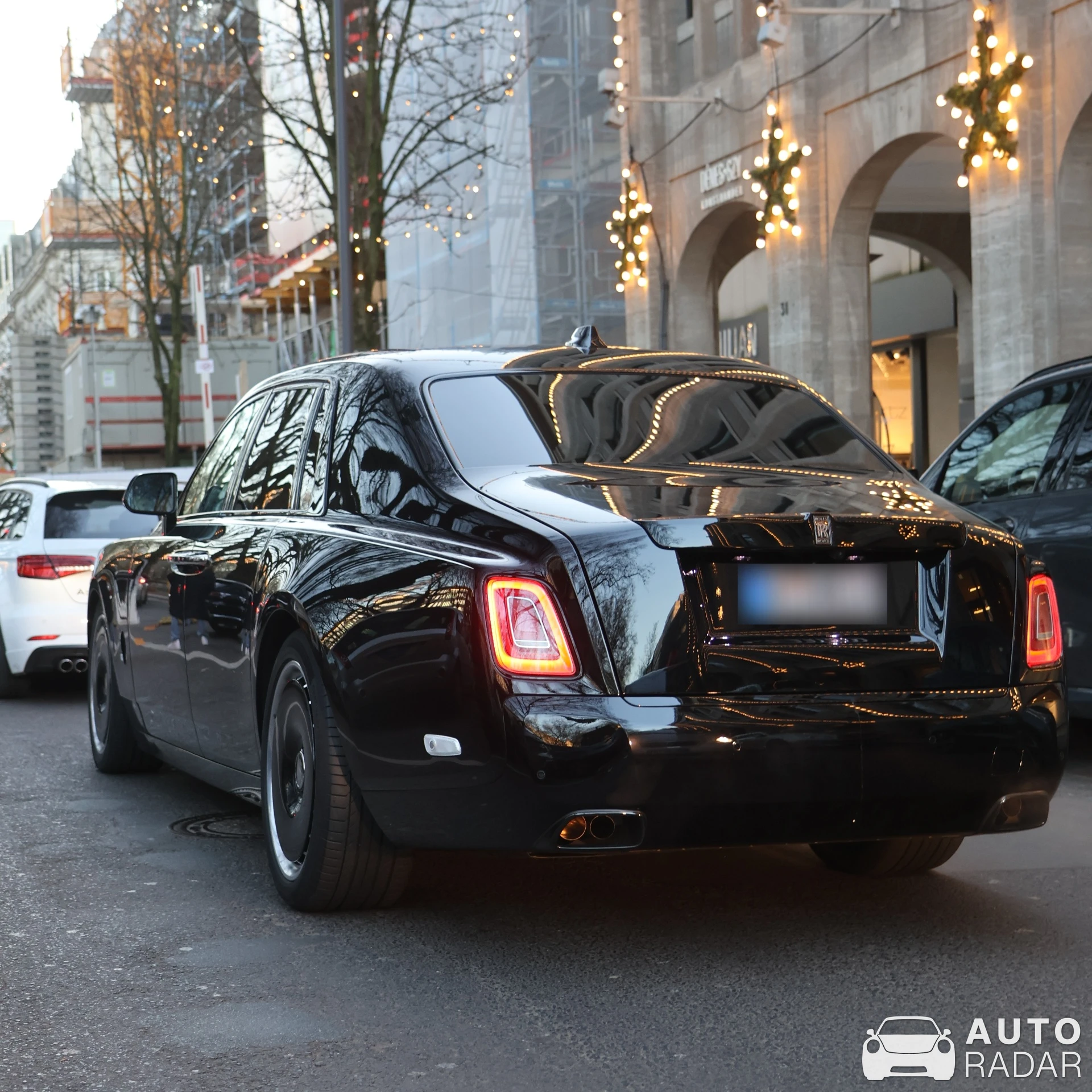 Rolls-Royce Phantom VIII spotted in Düsseldorf, Germany