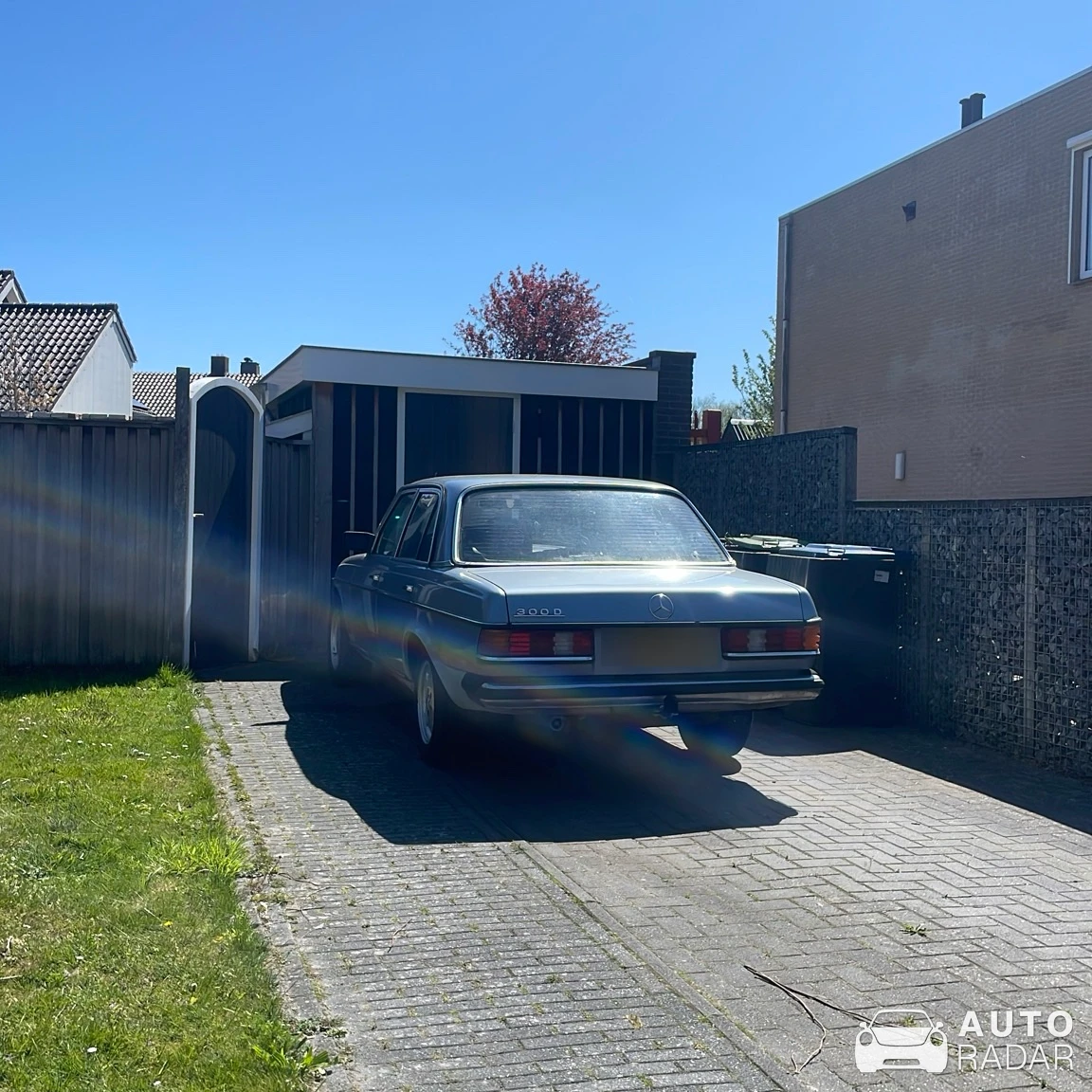Mercedes-Benz 300D W123 spotted in Balk