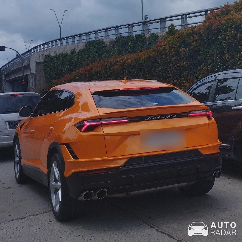 Lamborghini Urus S spotted in South Tangerang City, Indonesia