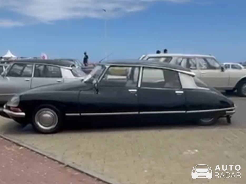 Citroën DS spotted in Lisbon, Portugal
