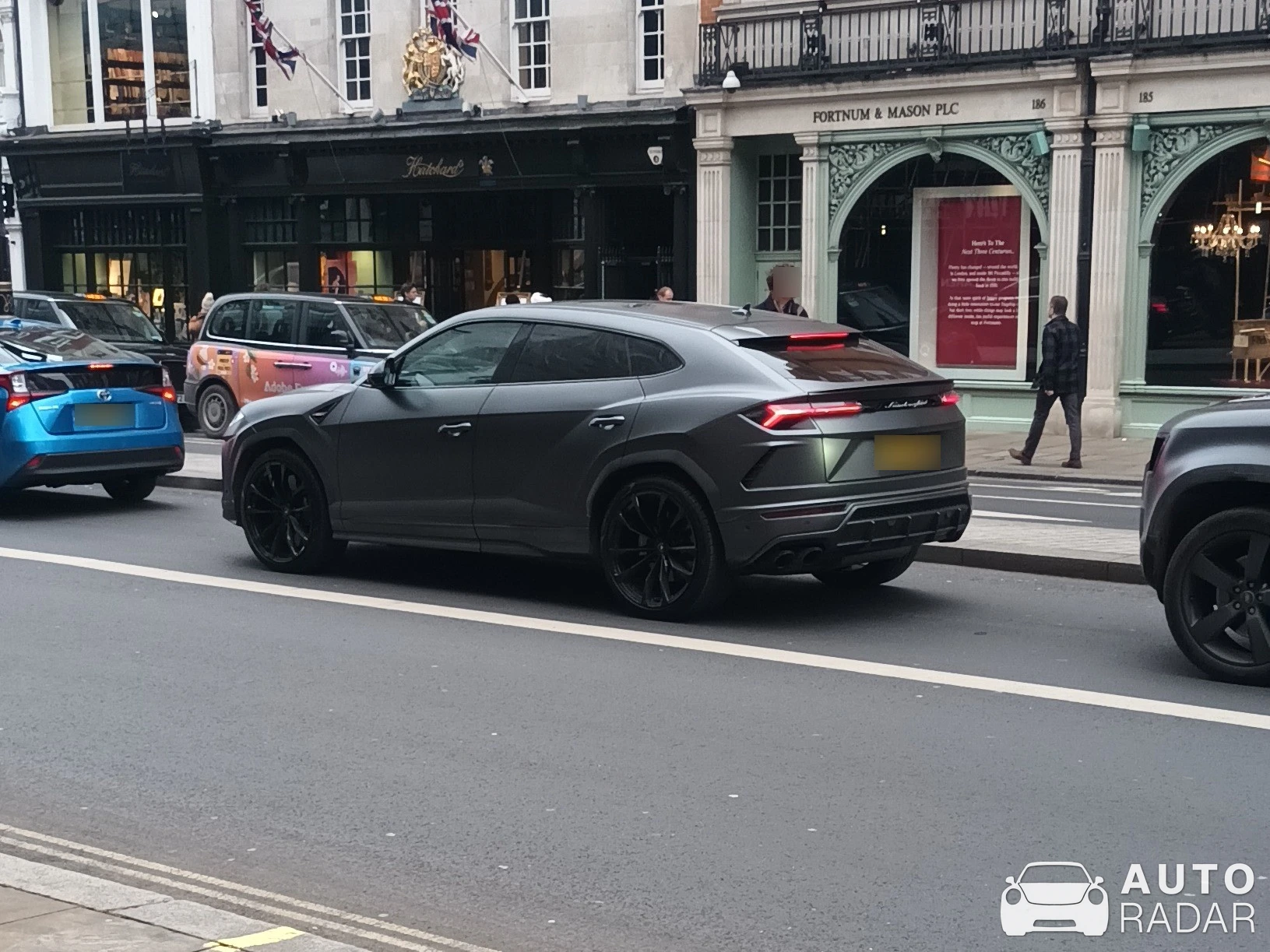 Lamborghini Urus spotted in Greater London, Reino Unido