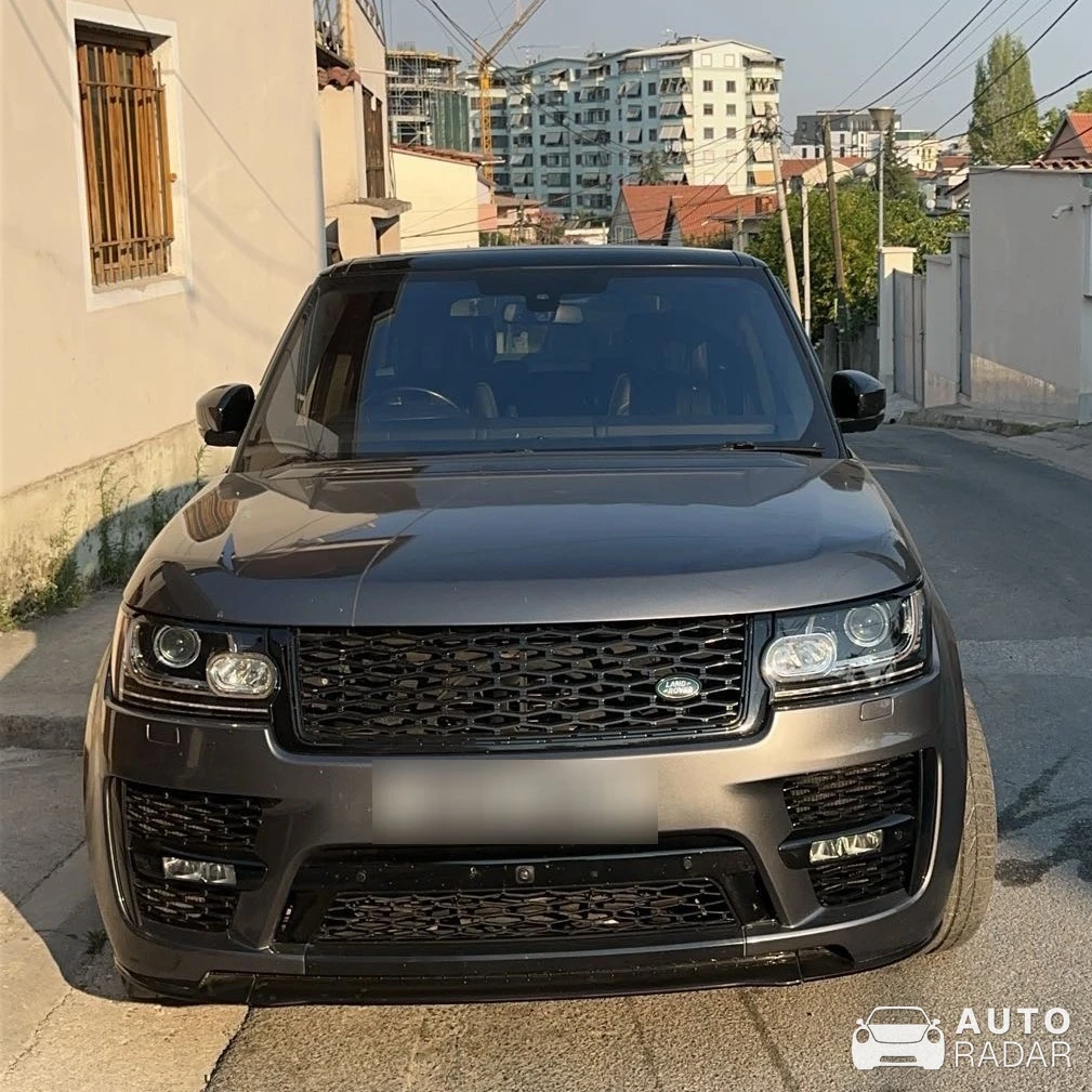 Land Rover Range Rover Vogue SDV8 spotted in Tiranë
