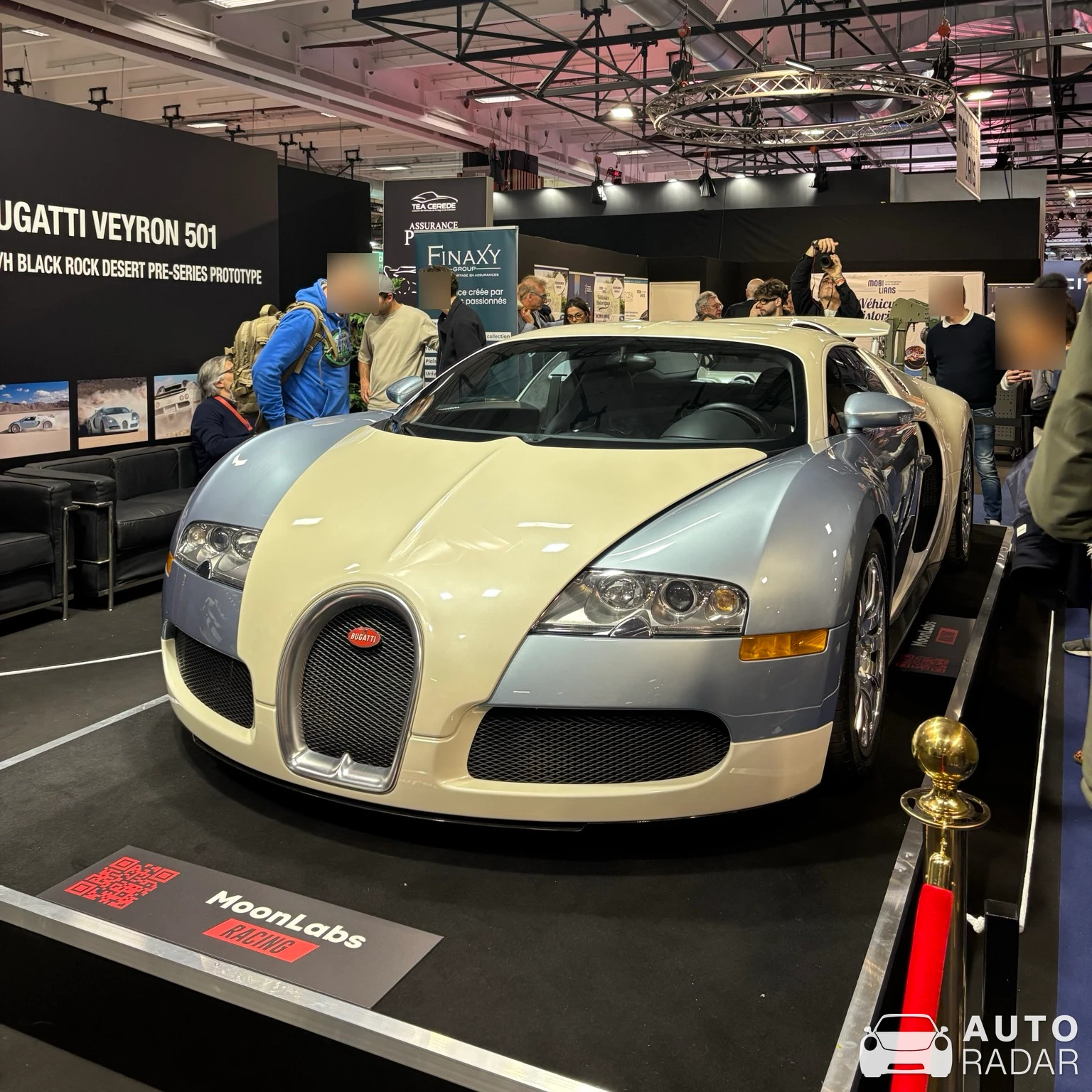 Bugatti Veyron 16.4 spotted in Vanves, France