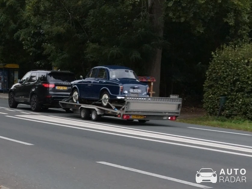 Mercedes 180 Ponton W120 spotted in Zelhem
