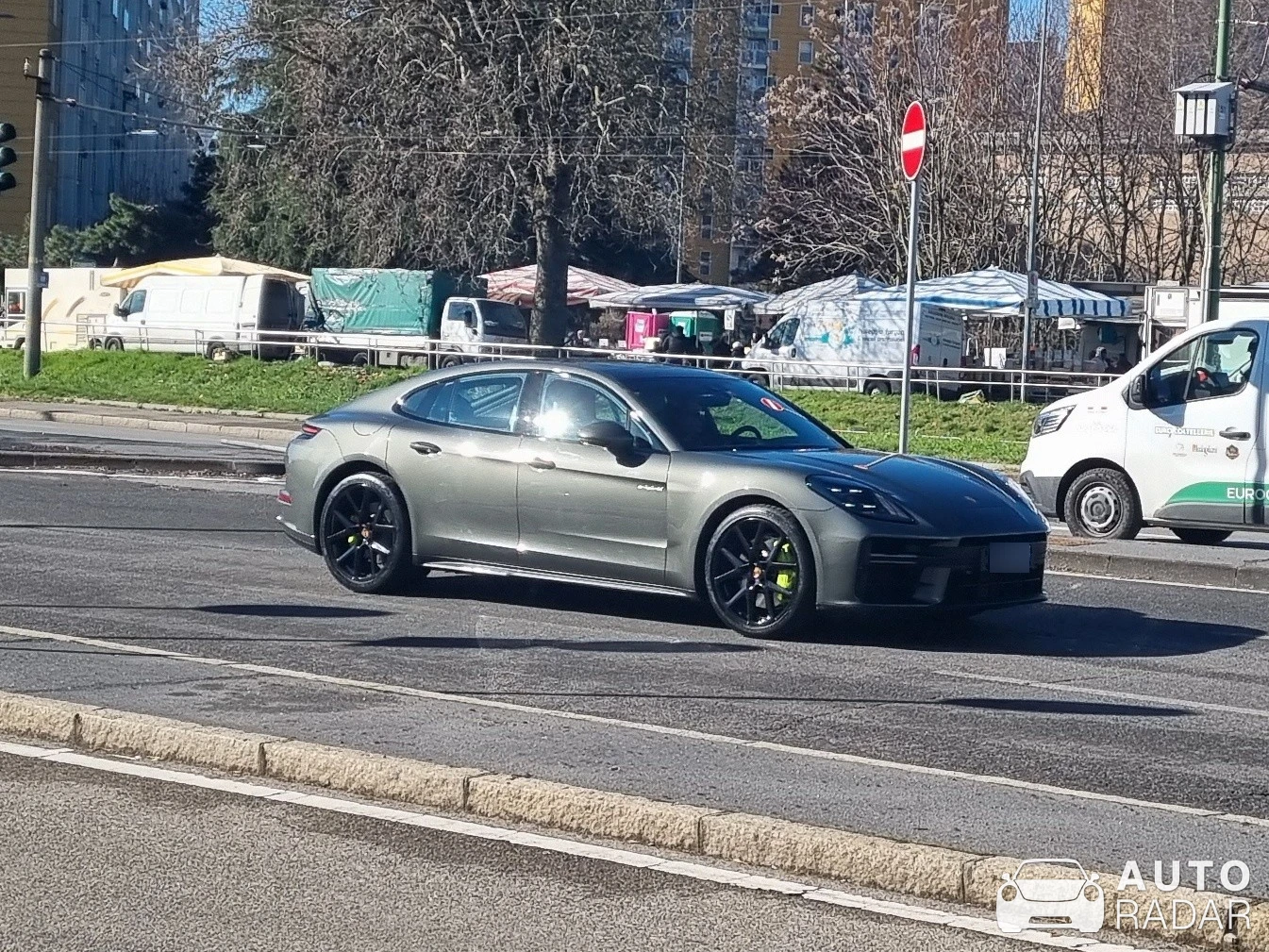 Porsche 972 Panamera 4 E-Hybrid spotted in Milano