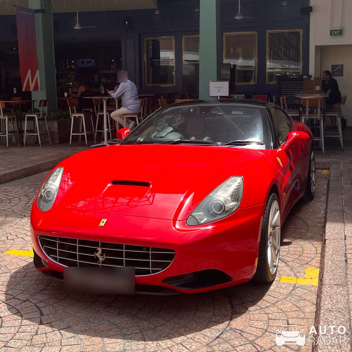 Ferrari California spotted in Singapore, Singapore