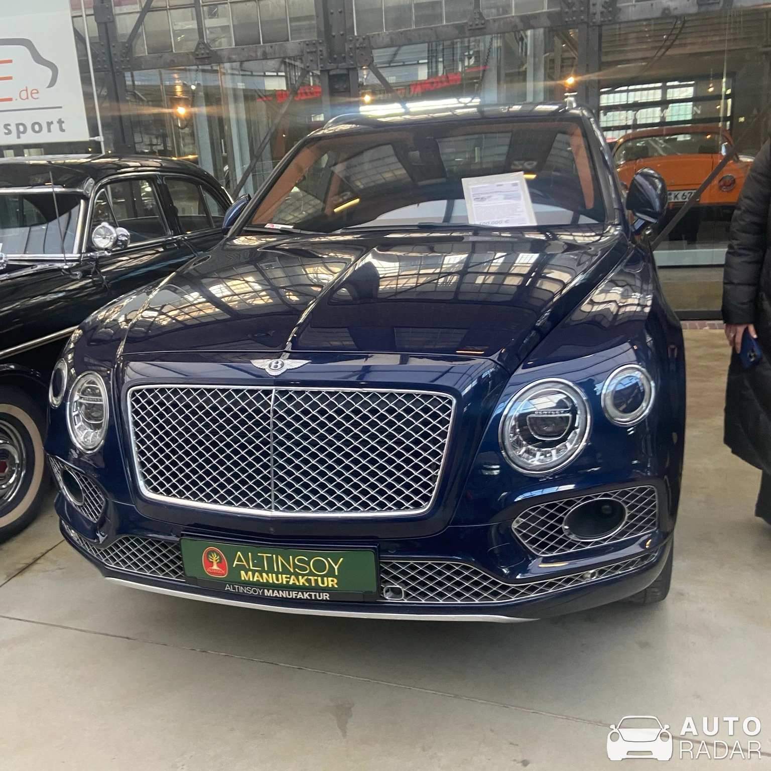 Bentley Bentayga spotted in Düsseldorf, Deutschland
