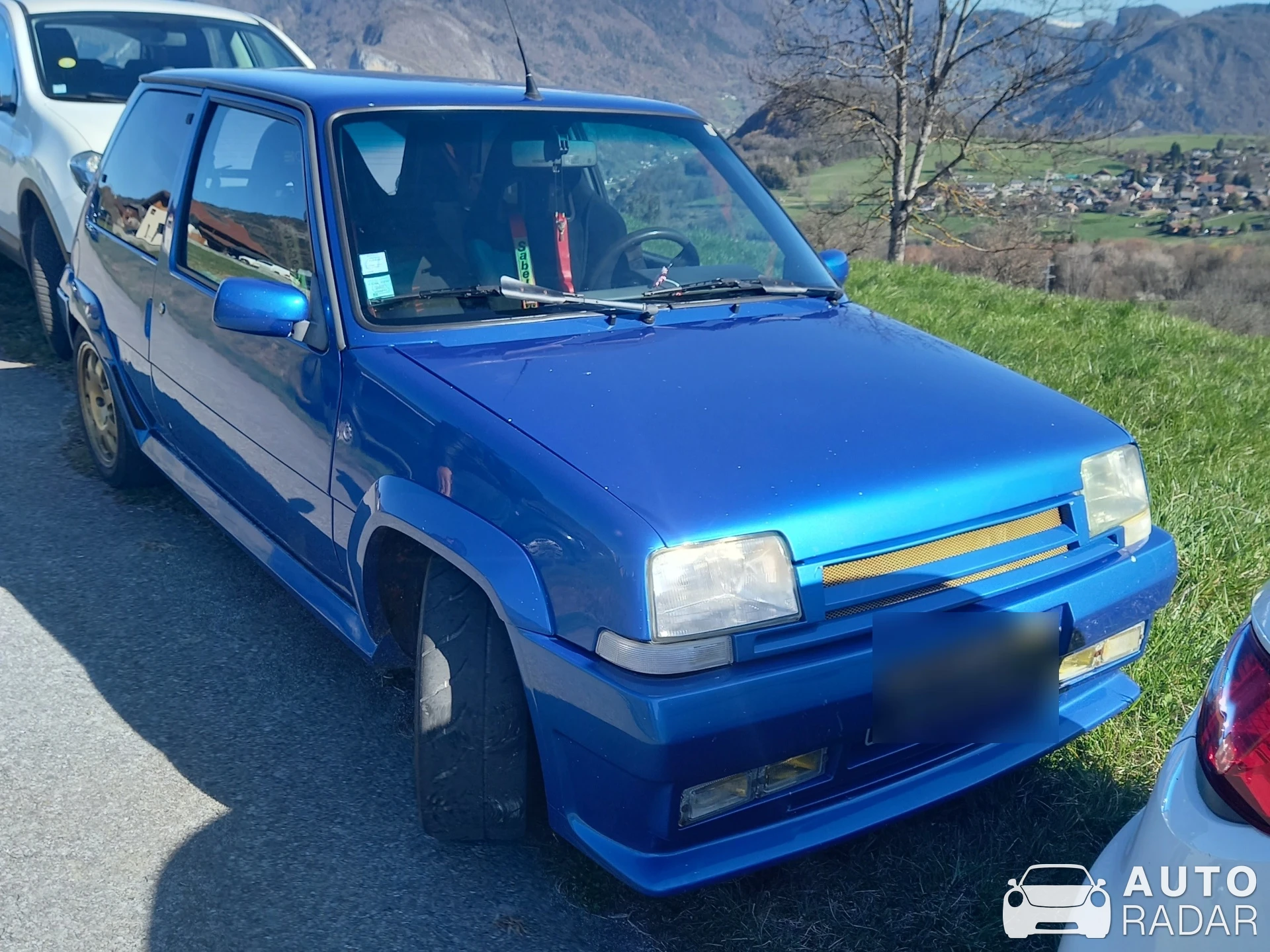 Renault 5 Turbo spotted in Faverges-Seythenex