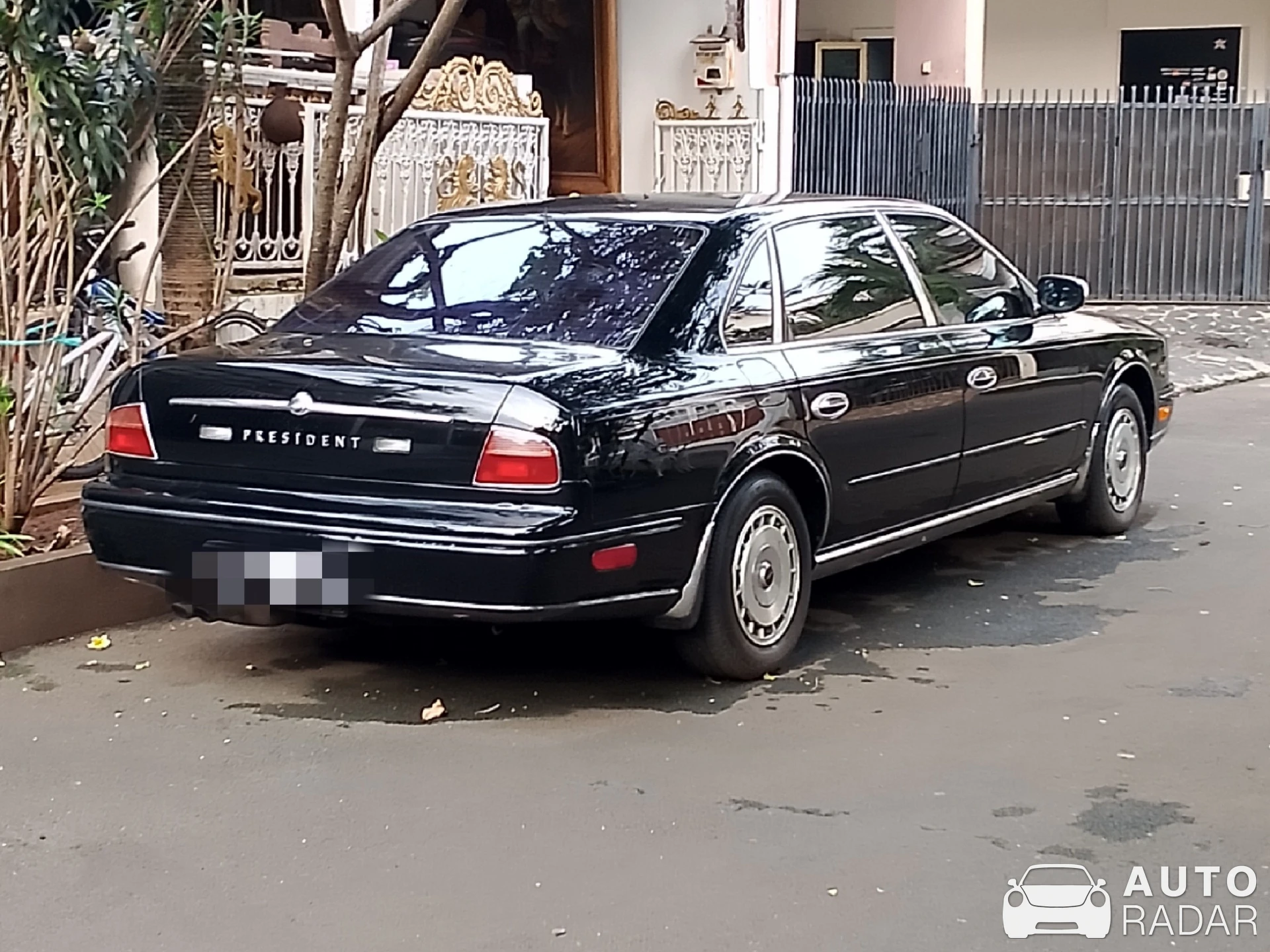 Nissan President Sovereign V8E VIP spotted in Tangerang Selatan