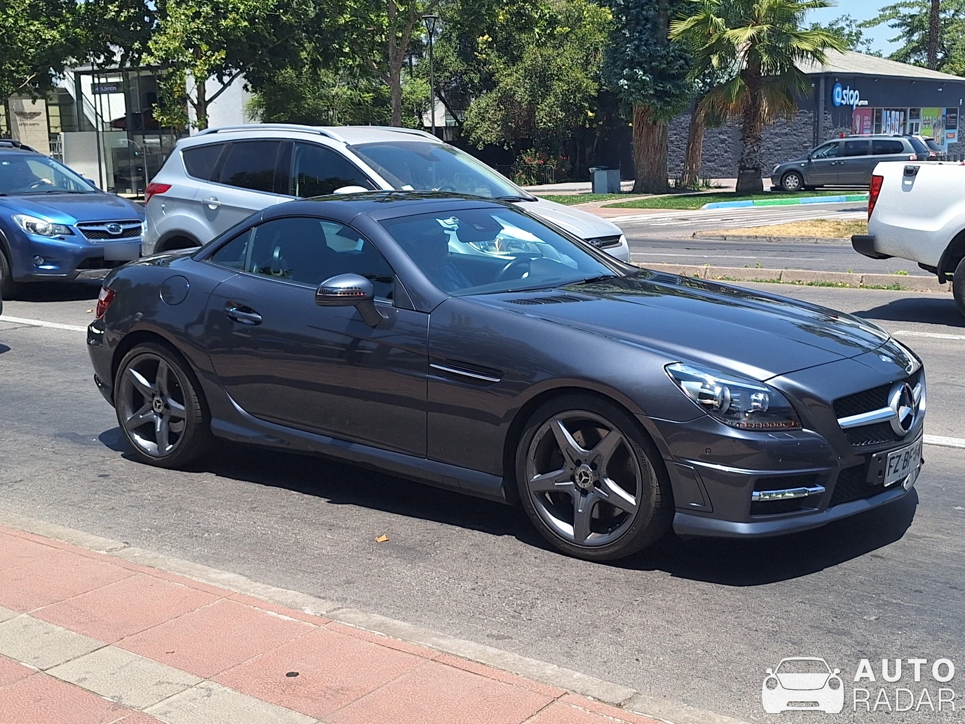 Mercedes-Benz SLK 55 AMG R171 spotted in Vitacura, Chile