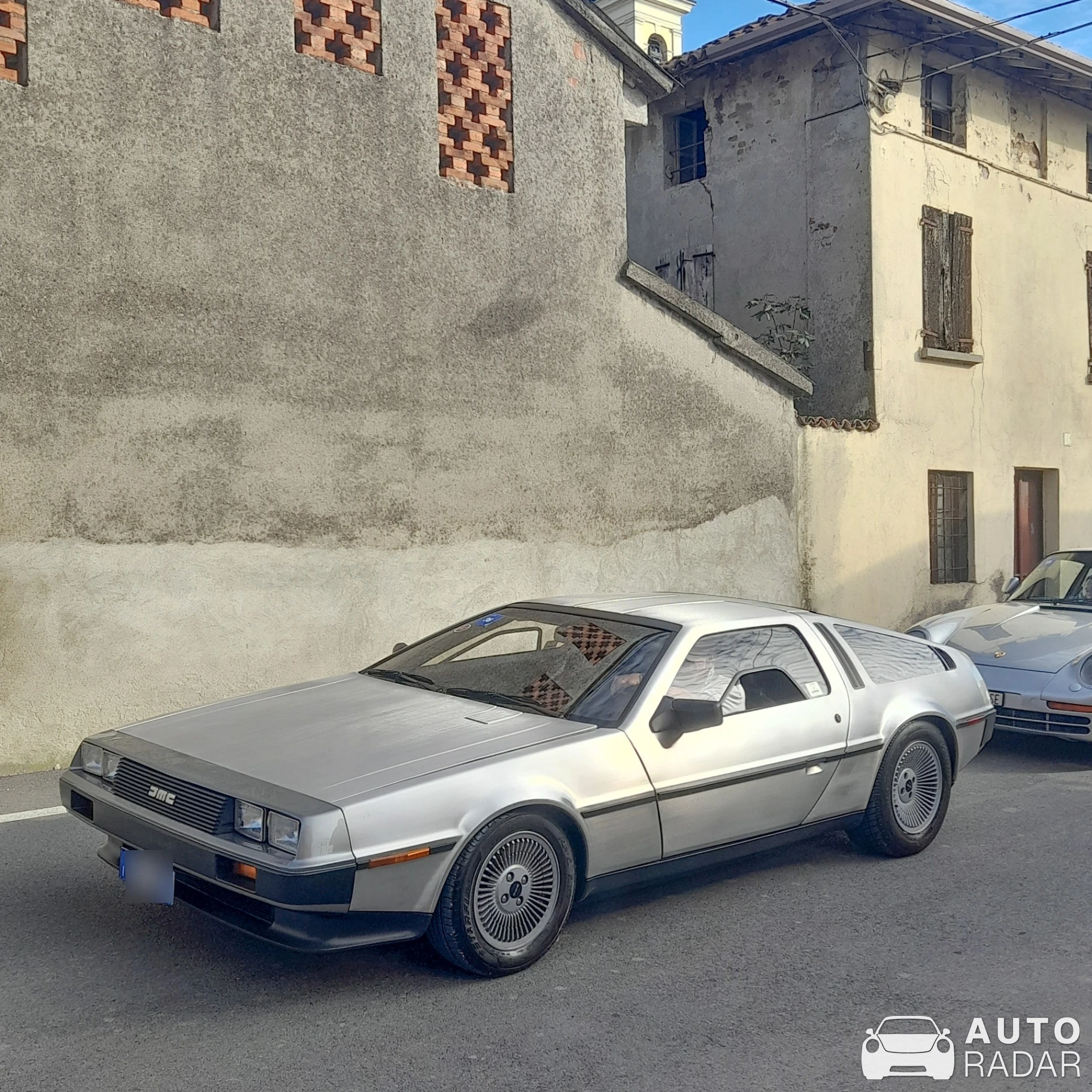 DeLorean DMC-12 spotted in Brescia, Italy