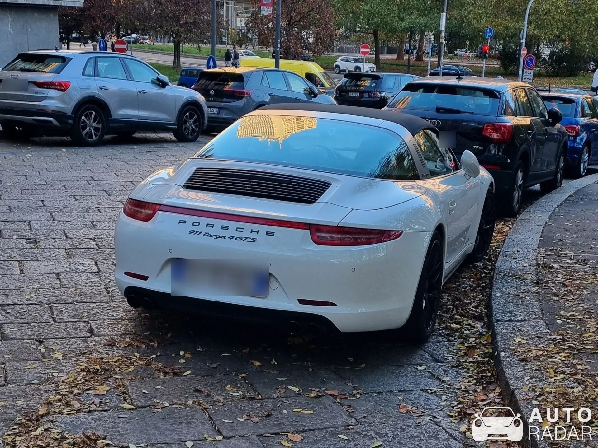Porsche 991 Targa 4 GTS MkI spotted in Milano