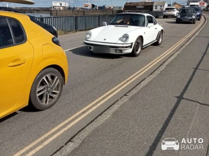 Porsche 911 SC spotted in Penzance
