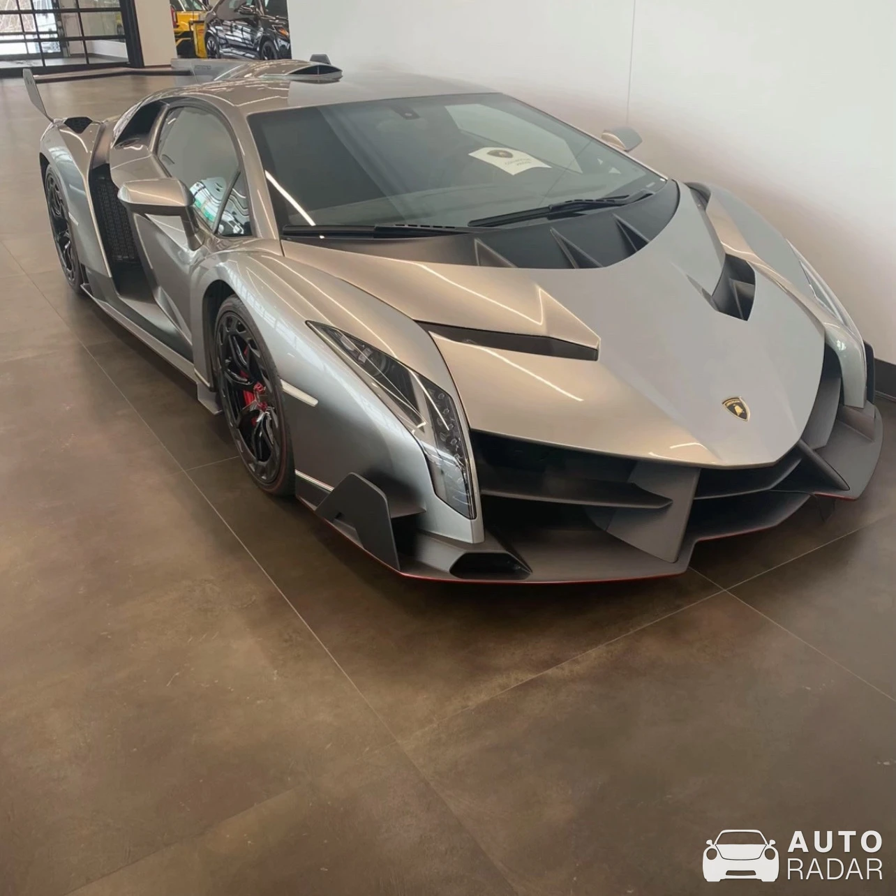 Lamborghini Veneno LP750-4 spotted in Montréal