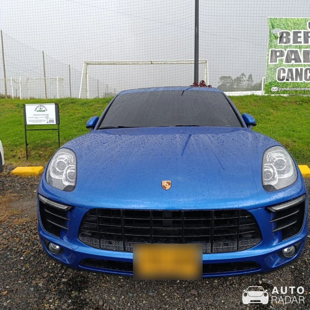 Porsche Macan spotted in Marinilla, Colombia
