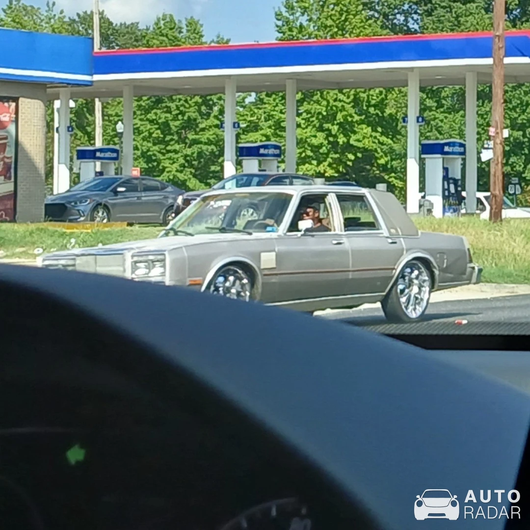 Chrysler Fifth Avenue spotted in Columbus