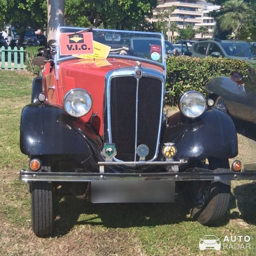 Morris Minor 8 Series E Tourer spotted in Alimos