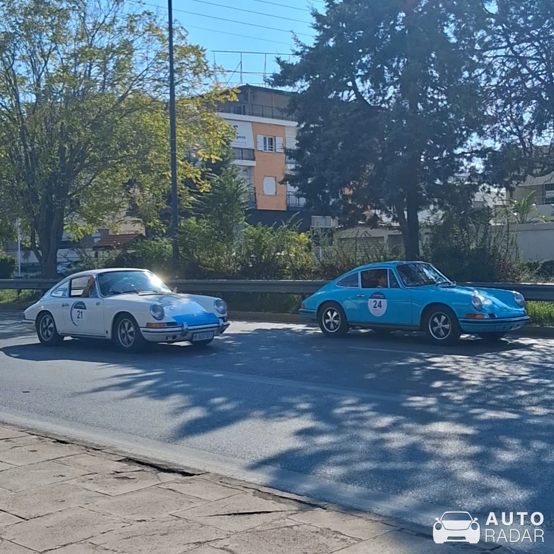 Porsche 911 S SWB spotted in Voula, Greece