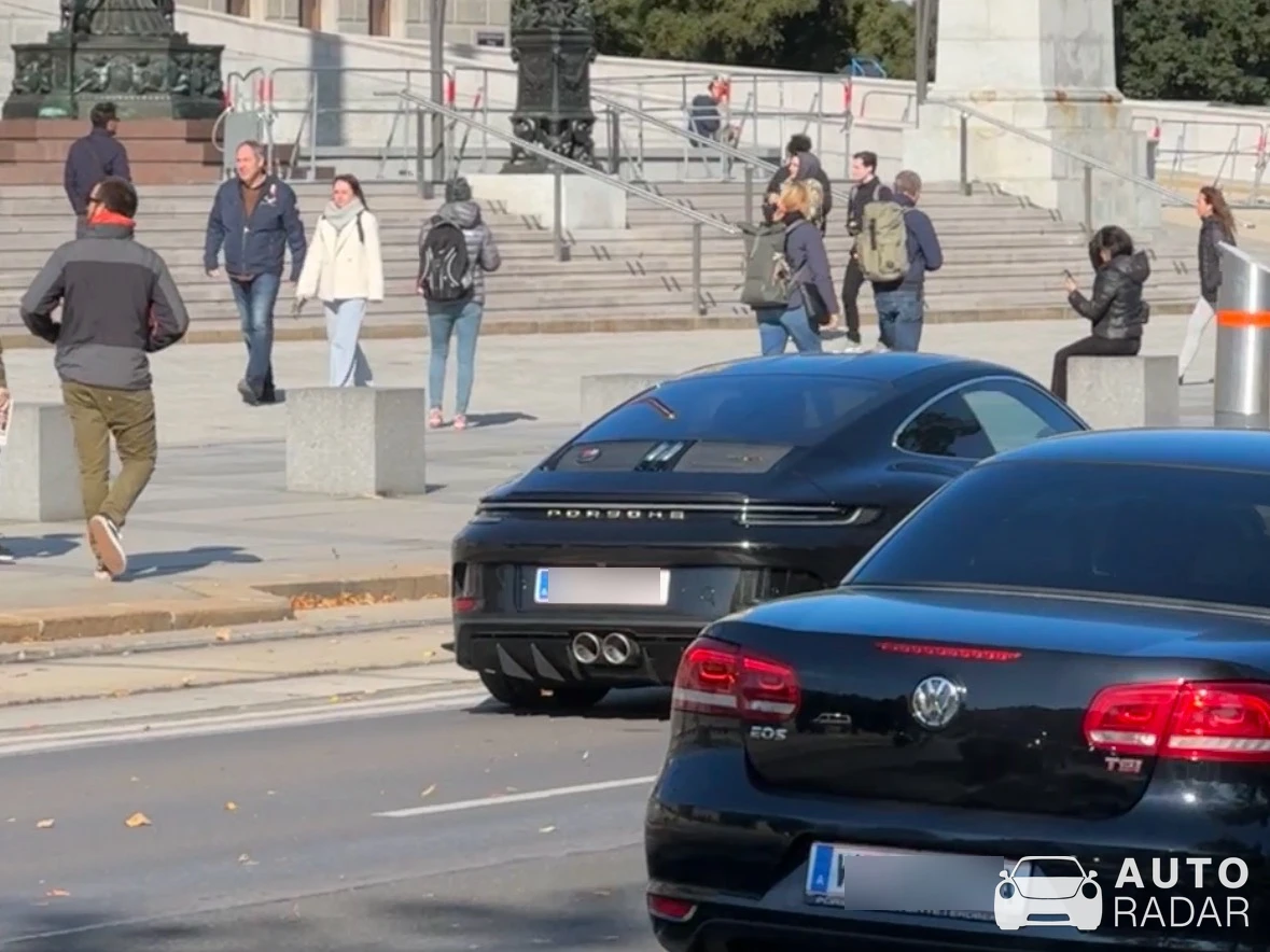 Porsche 992 GT3 Touring MkI spotted in Wien, Austria