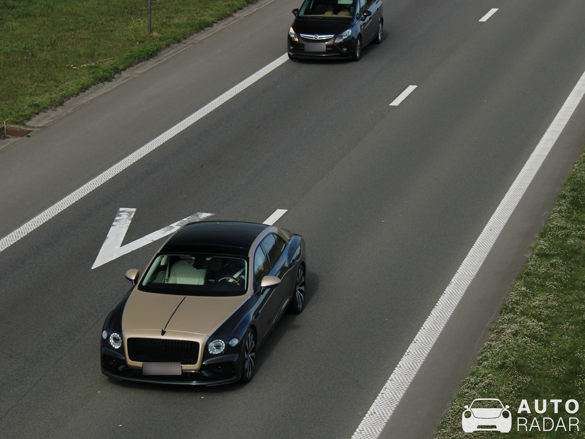 Bentley Flying Spur W12 2022 Mulliner spotted in Brecht