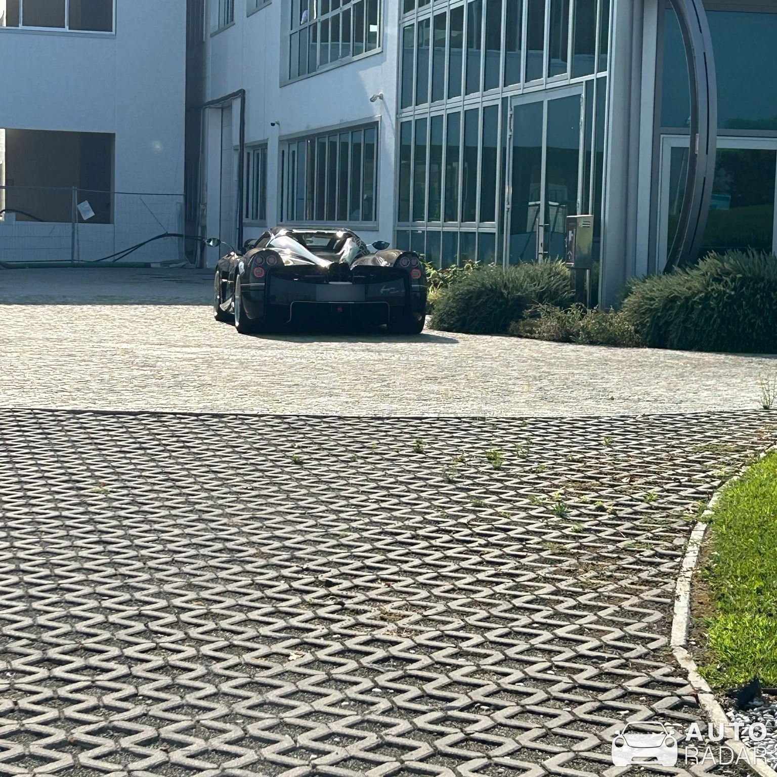 Pagani Huayra Roadster spotted in Graziosa, Italie