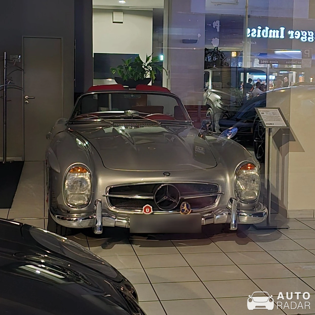 Mercedes-Benz 300SL Gullwing spotted in Berlin, Germany