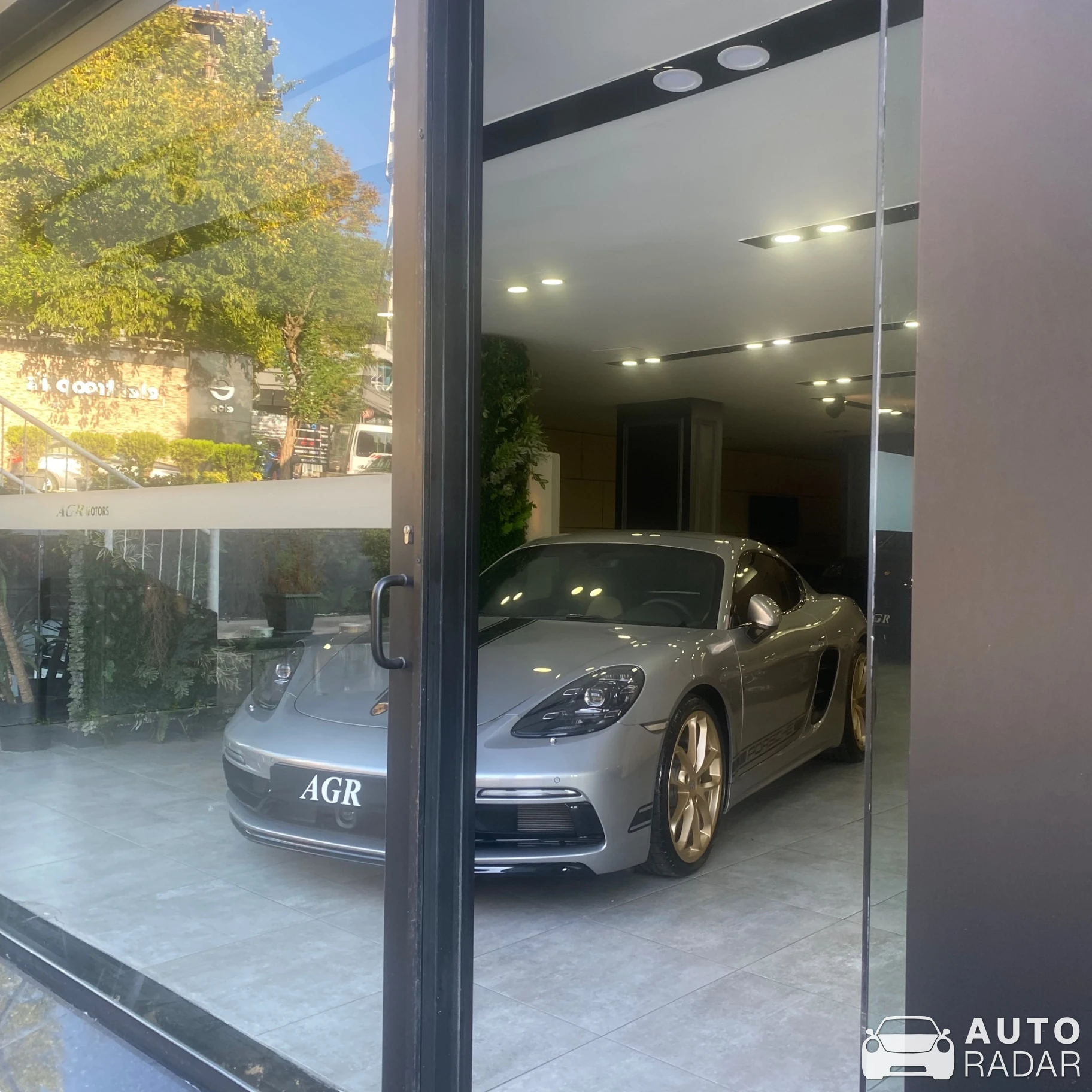 Porsche 718 Cayman T spotted in Beşiktaş, Türkiye
