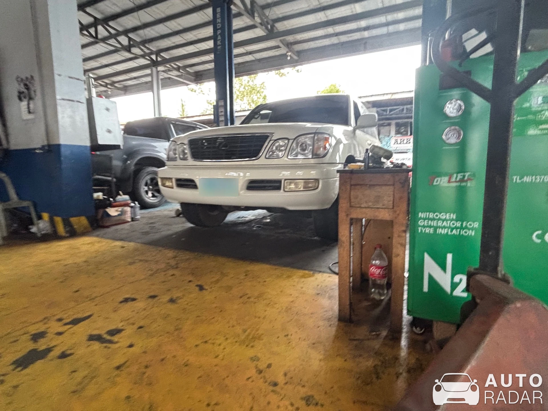 Lexus LX 470 spotted in Cauayan City, Philippines