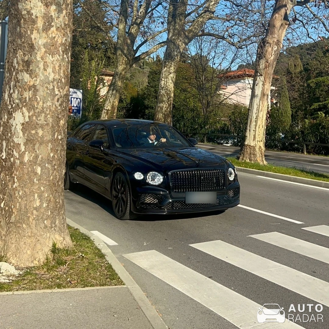 Bentley Flying Spur V8 spotted in Piran, Slovenia