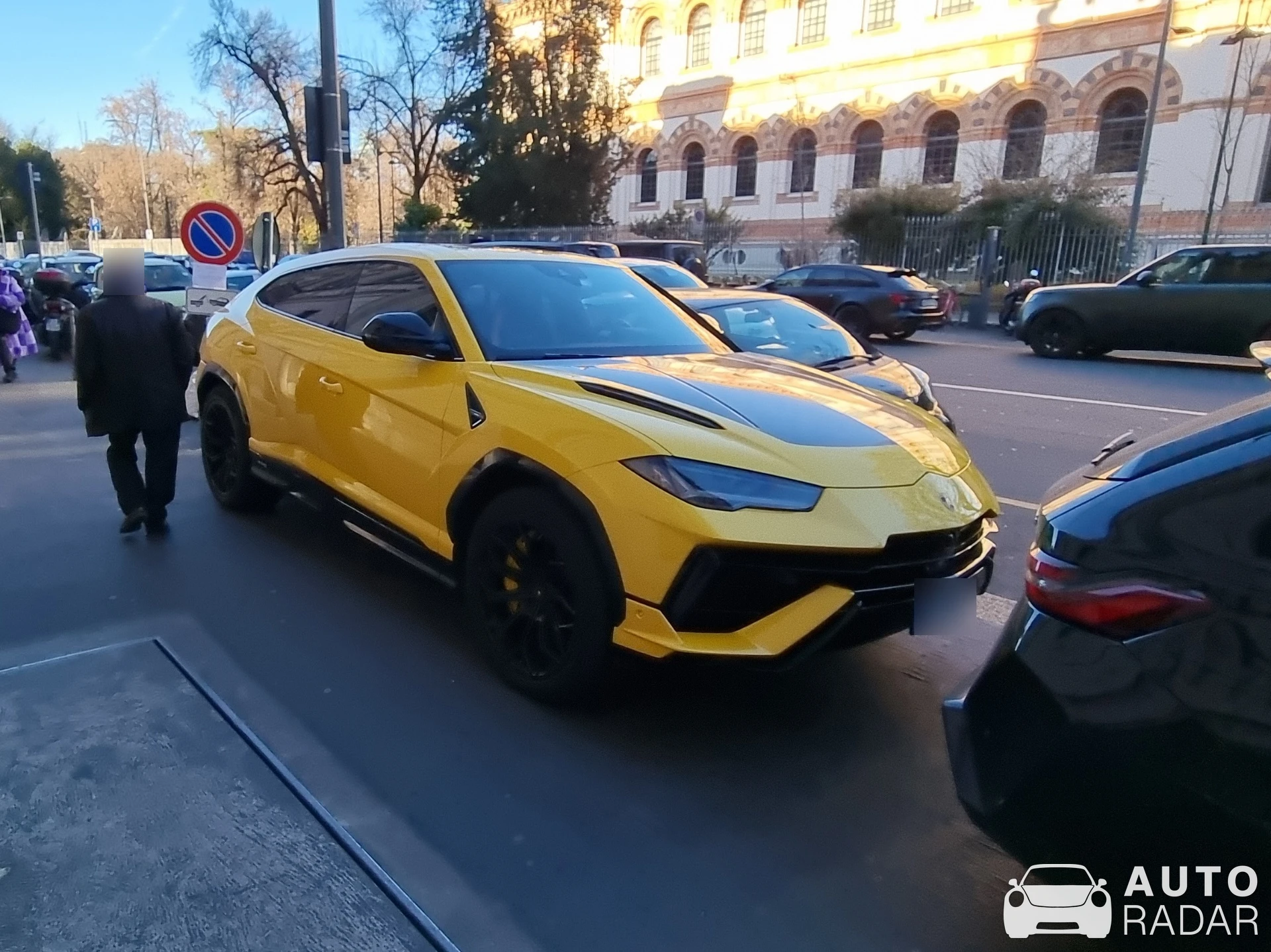 Lamborghini Urus S spotted in Milano, Italy