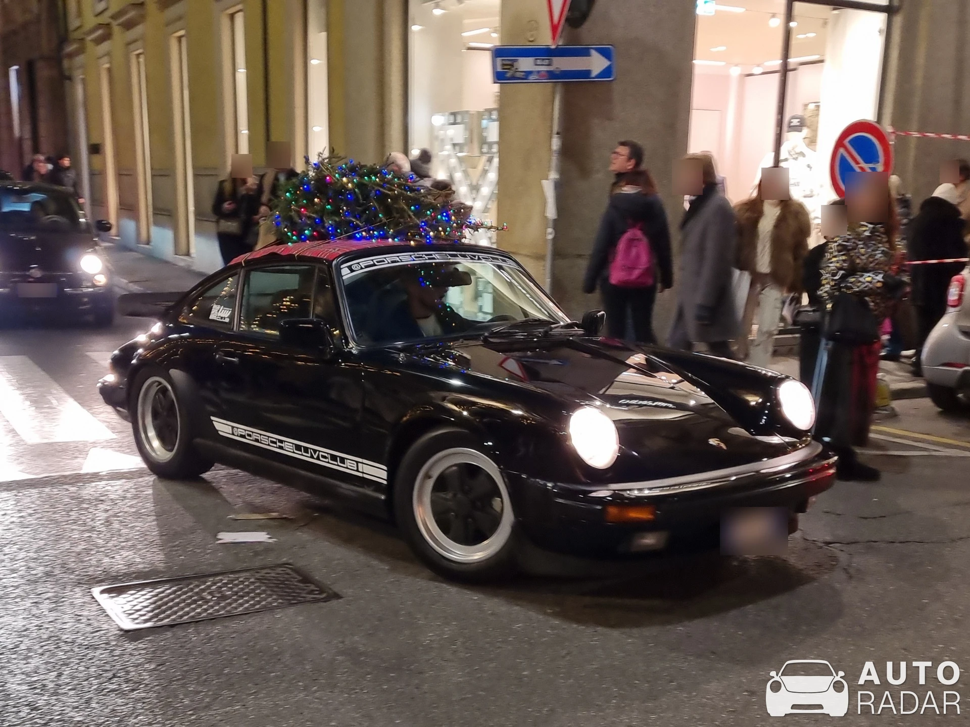 Porsche 911 Carrera 3.0 spotted in Milano, Italia