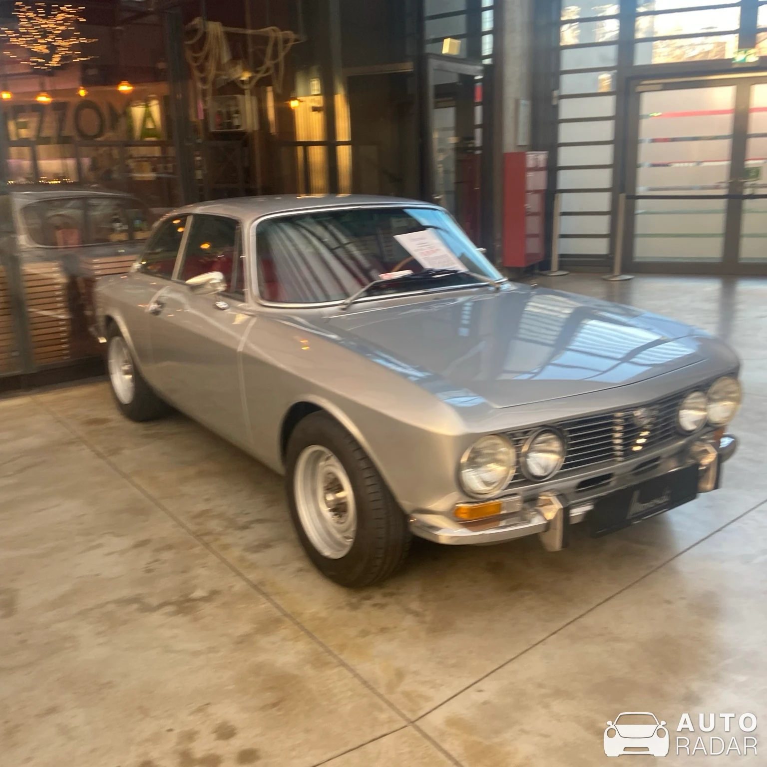 Alfa Romeo 2000 GT Veloce spotted in Düsseldorf, Deutschland