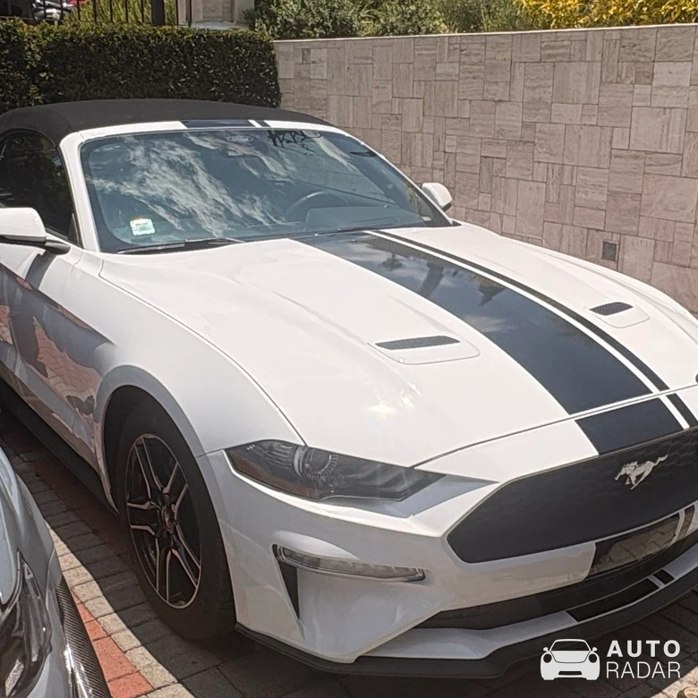 Ford Mustang GT Convertible spotted in Quito