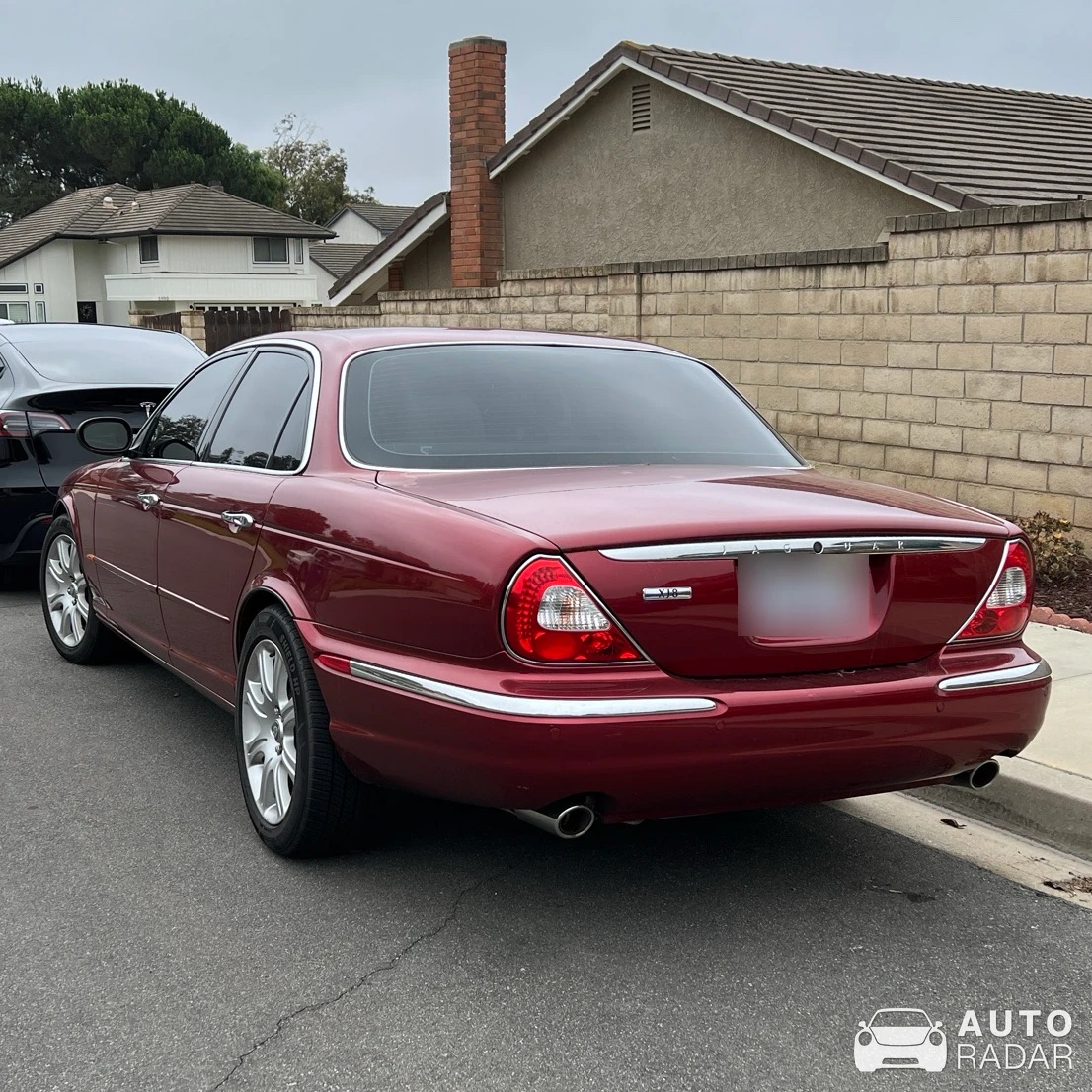 Jaguar XJ8 spotted in Camarillo