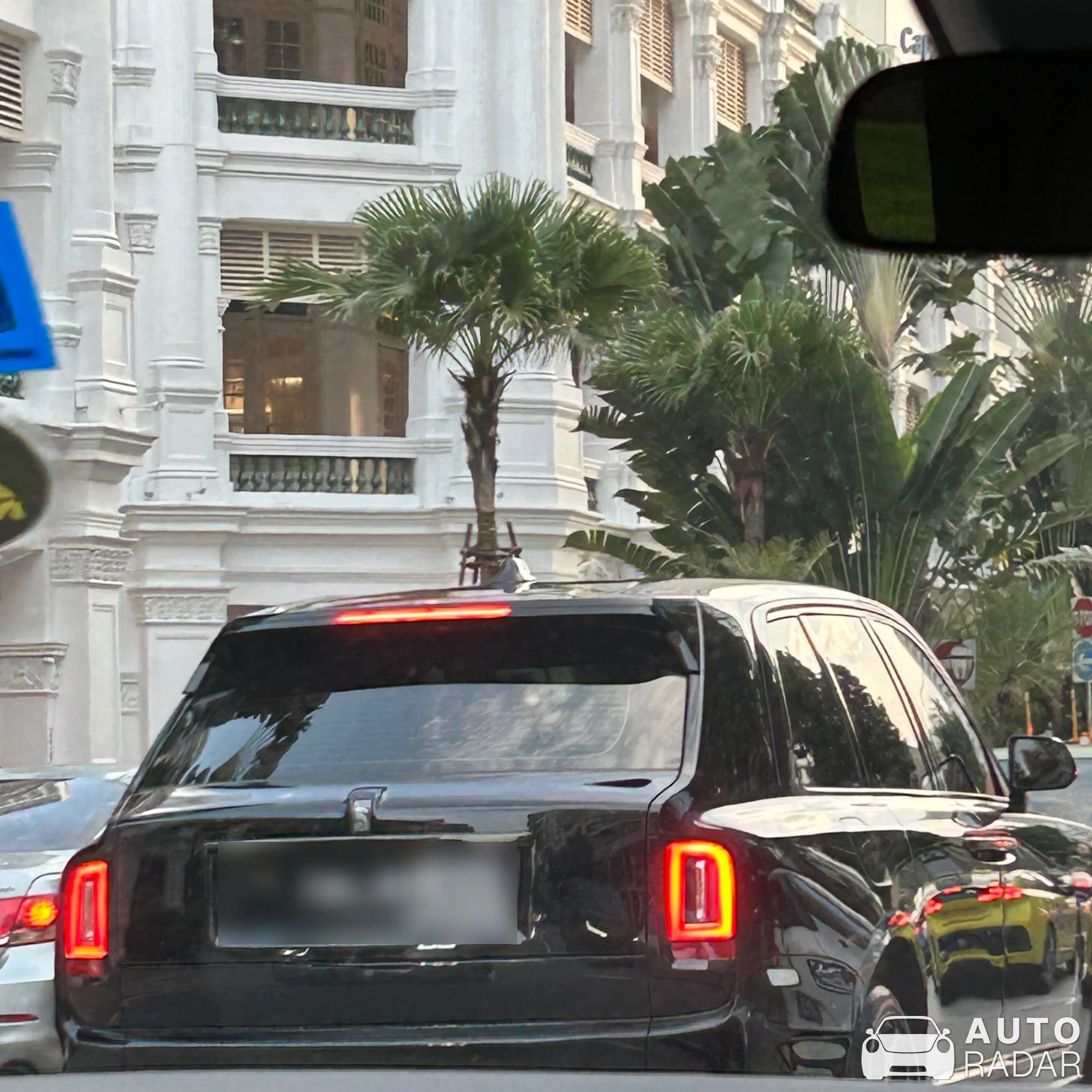 Rolls-Royce Cullinan spotted in Singapore, Singapur