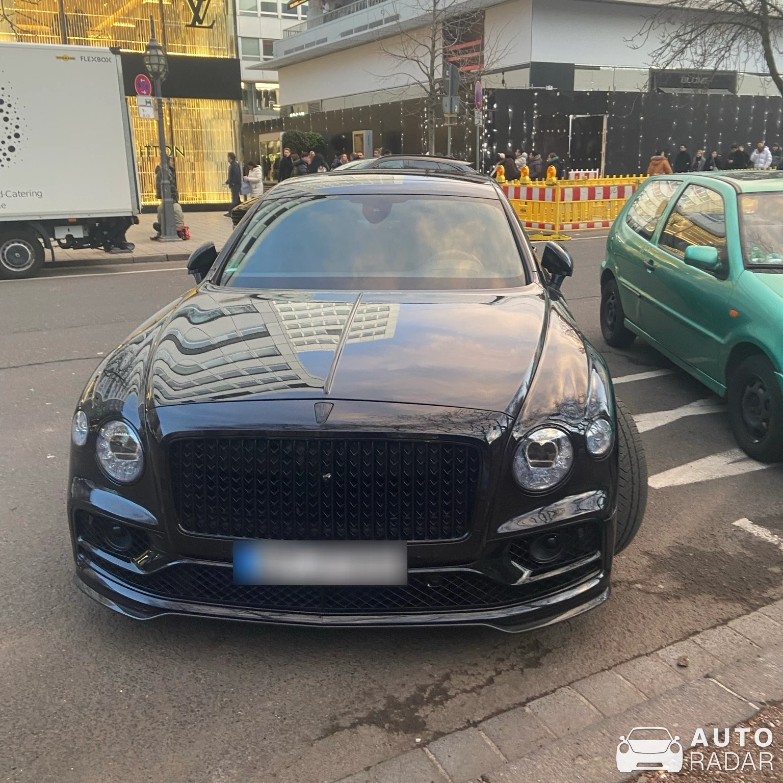 Bentley Flying Spur Hybrid spotted in Düsseldorf, Deutschland
