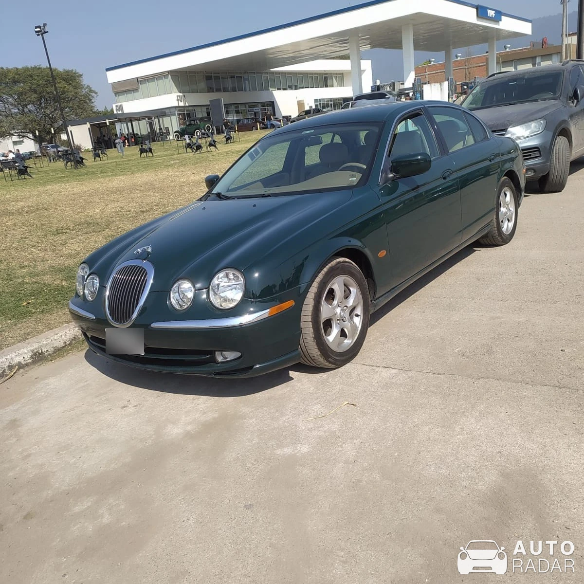 Jaguar S-Type spotted in Yerba Buena, Argentina
