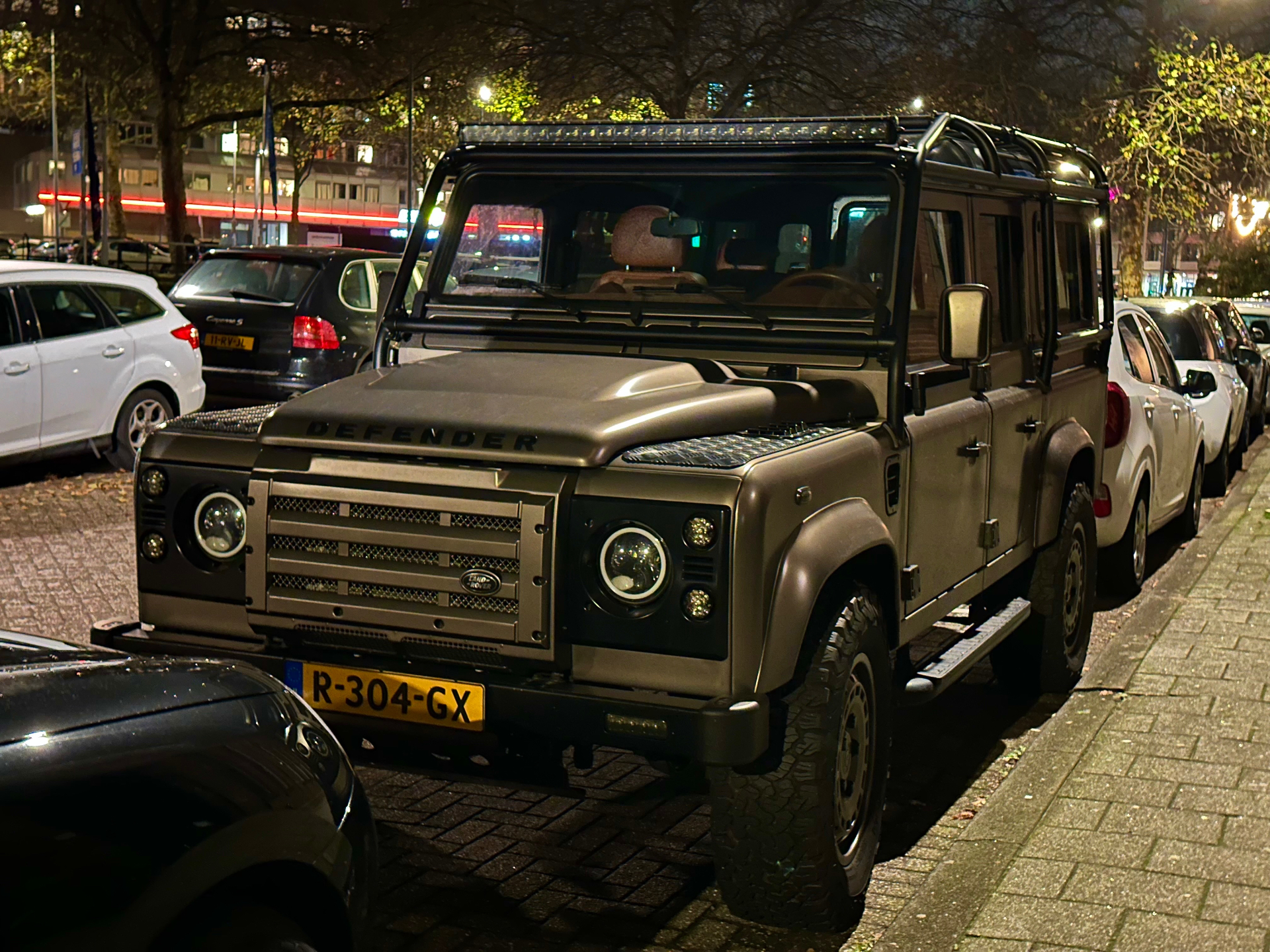 Land Rover Defender Beast