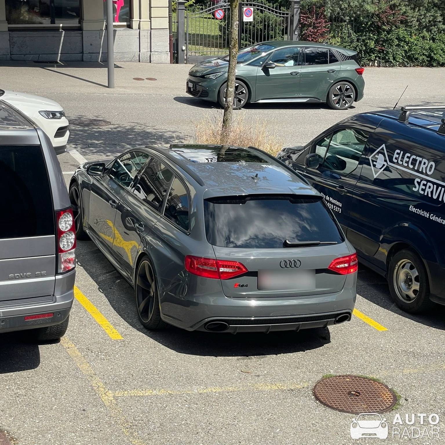 Audi RS4 Avant B8 spotted in Bulle
