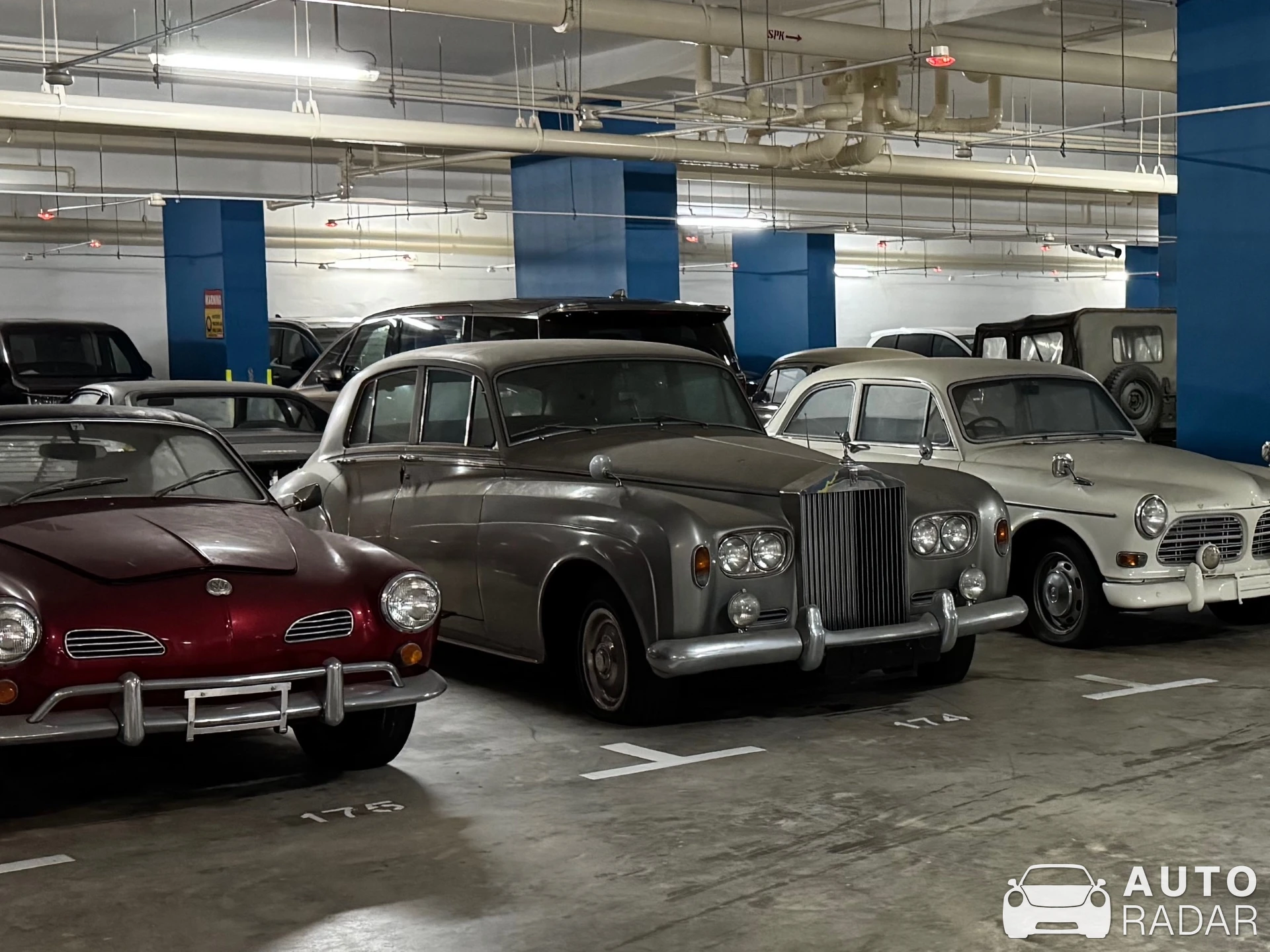 Rolls-Royce Silver Cloud III spotted in Singapore