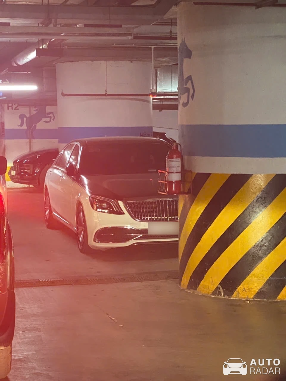 Mercedes-Maybach S 560 spotted in Hanoi